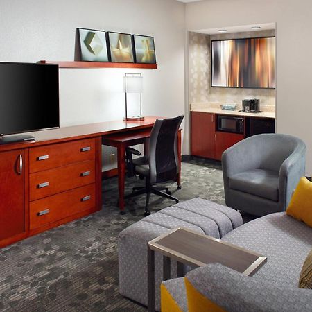 Courtyard By Marriott Greensboro Esterno foto