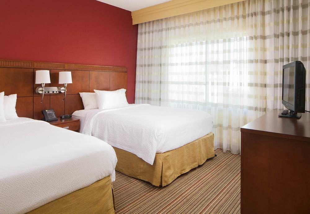 Courtyard By Marriott Greensboro Esterno foto