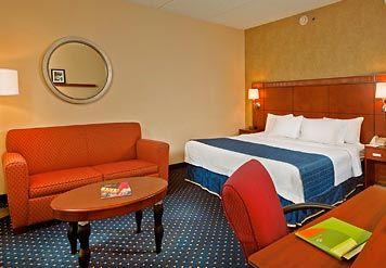 Courtyard By Marriott Greensboro Esterno foto