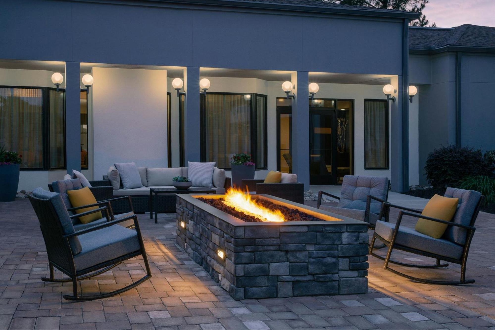 Courtyard By Marriott Greensboro Esterno foto