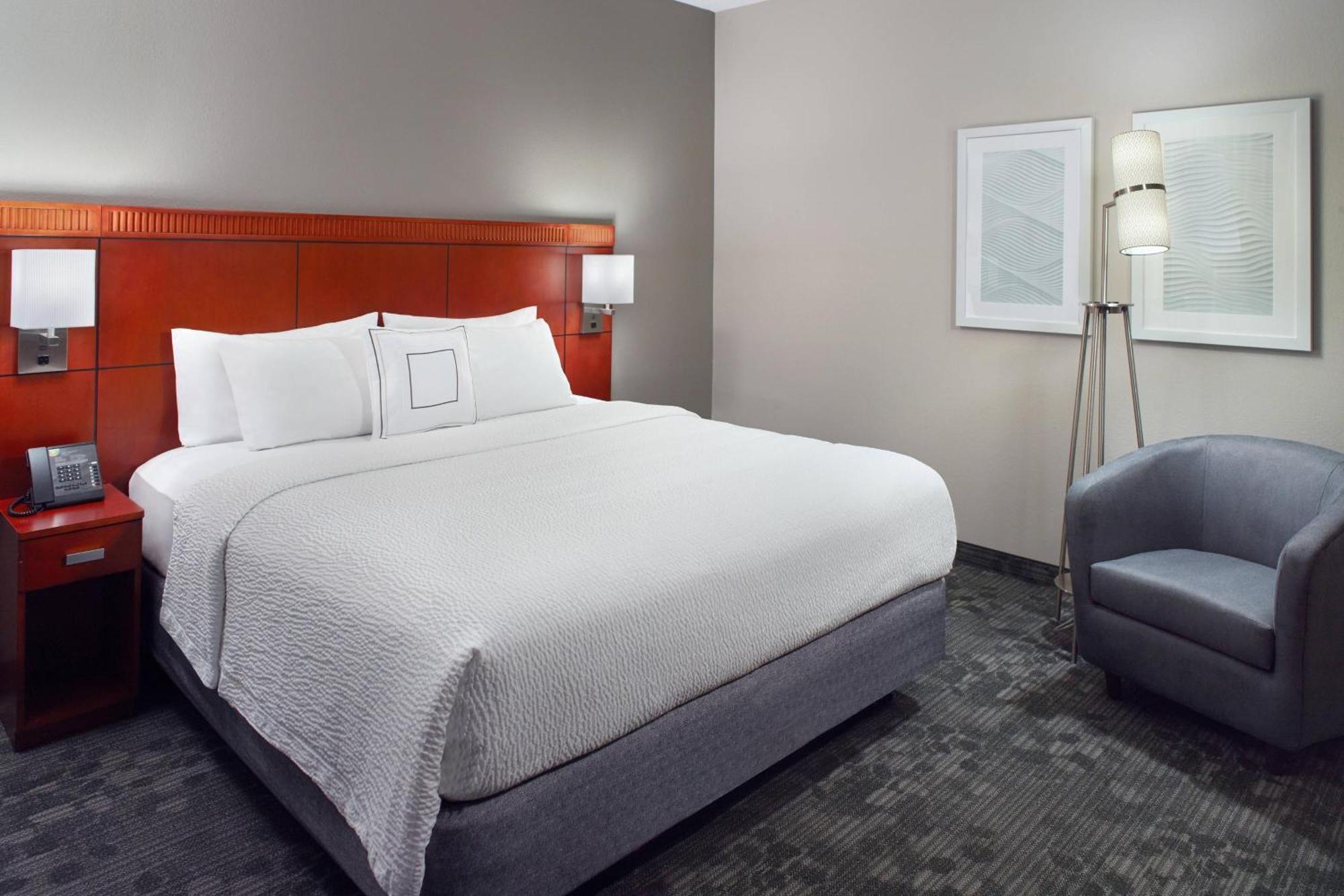 Courtyard By Marriott Greensboro Esterno foto